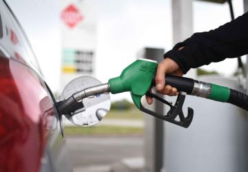 essence carburants prix argent france total pouyanné Macron