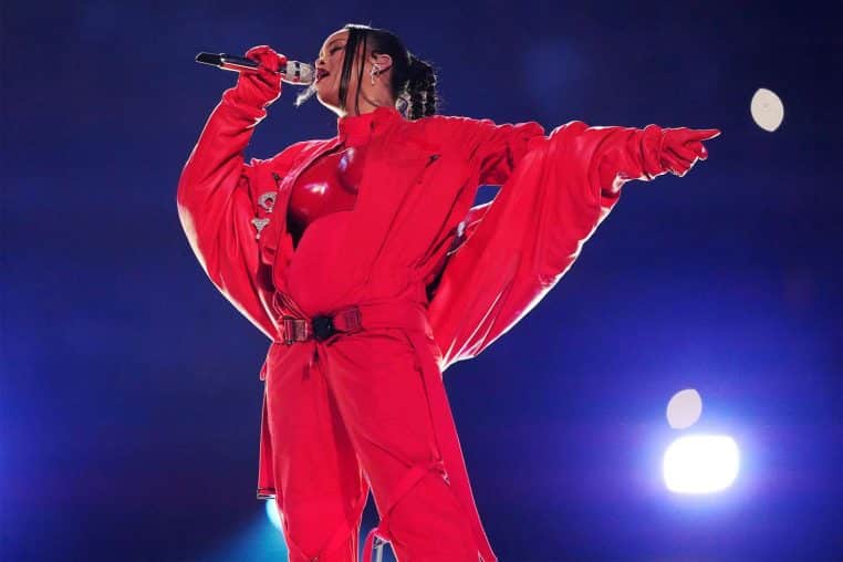 Rihanna enceinte superbowl annonce musique