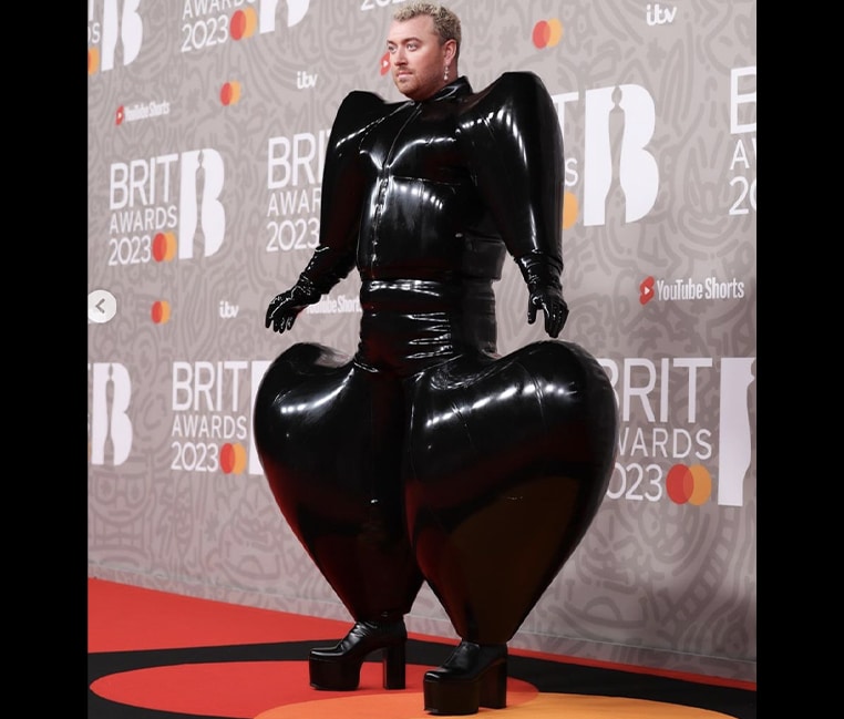 Sam Smith tenue originale styliste brits awards