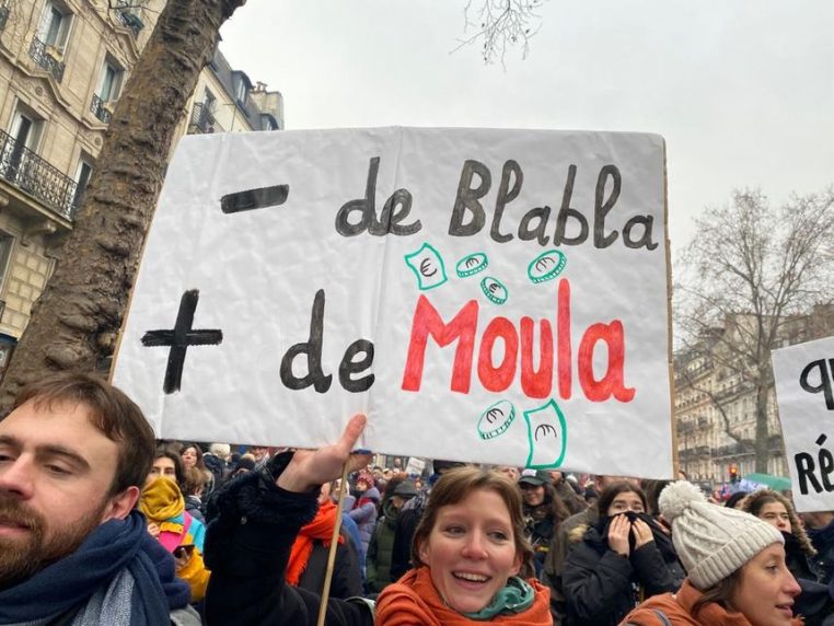 pancarte manifestation retraite france blabla moula