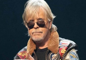Amoureux, Renaud prend une décision radicale