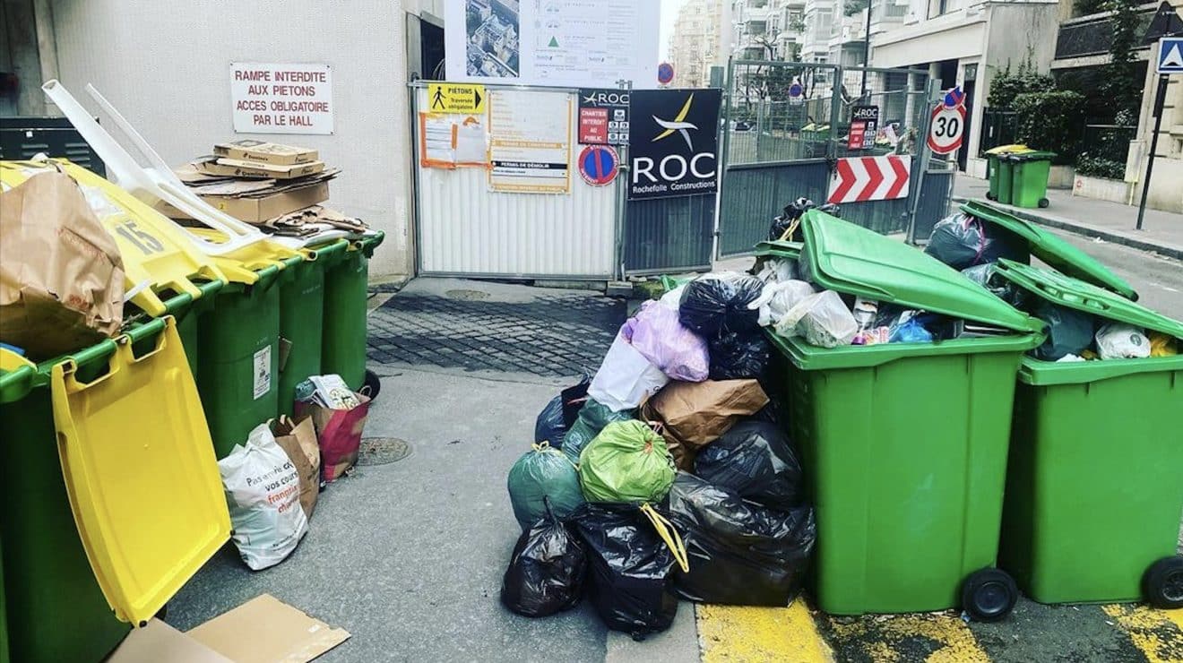 Paris et ses poubelles, les éboueurs maintiennent la grève contre la réforme des retraites