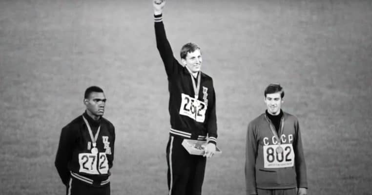 Le sportif Dick Fosbury aux JO de 1968