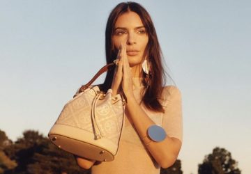 Emily Ratajkowski Instagram sexy photo
