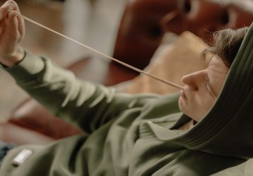 Est-ce que le chewing-gum contient réellement du plastique