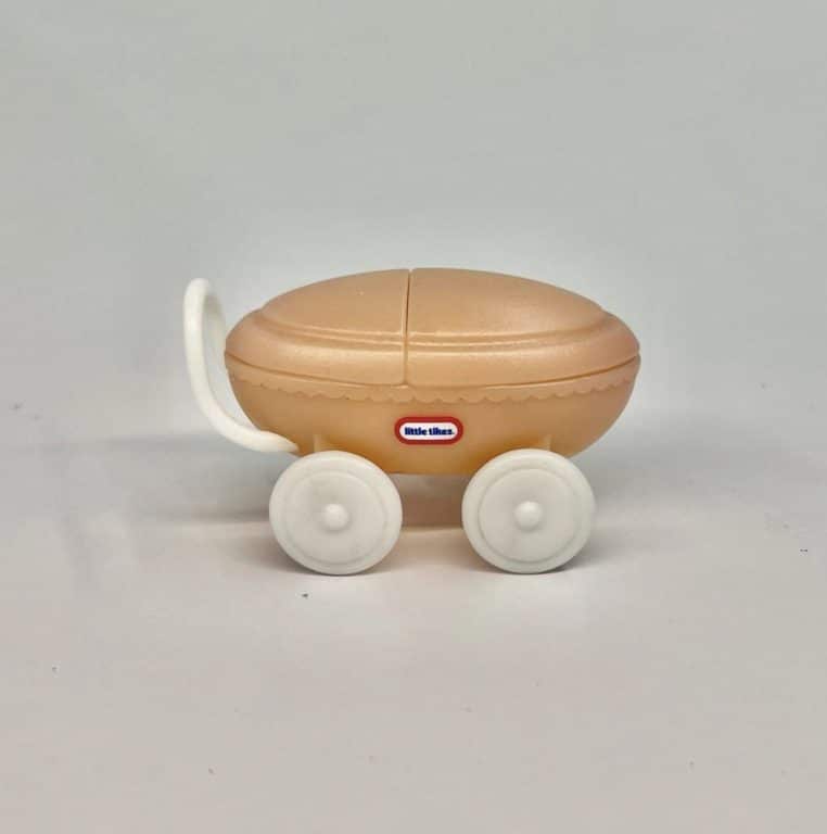 Jouets pour enfants censés représenter des thèmes de la vie d'adulte