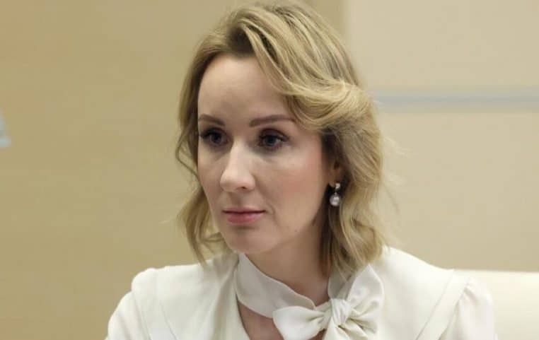Qui est Maria Lvova-Belova, visée par un mandat d'arrêt comme Poutine ?