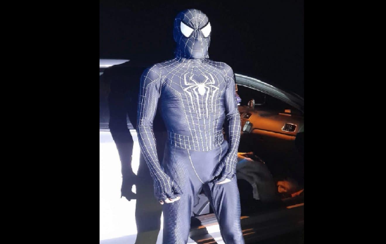 Les gendarmes arrêtent un Spiderman ivre au volant… et partagent la photo !