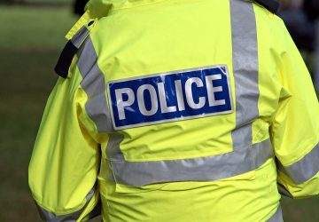 police policier appel détresse femme battue