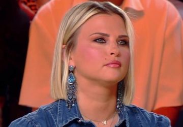 tpmp kelly vedovelli soutien gorge leopard
