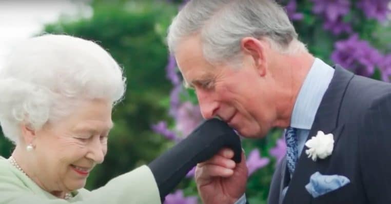 Charles III avec Elizabeth II