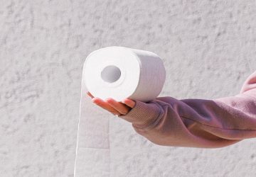 Découvrez pourquoi ranger un rouleau de papier hygiénique dans le frigo est une nécessité