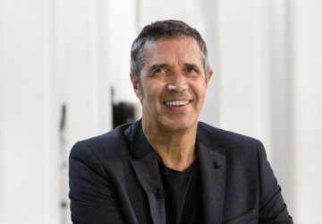 Julien Clerc papa fier le chanteur apporte tout son soutien à sa fille Jeanne pour un gros projet
