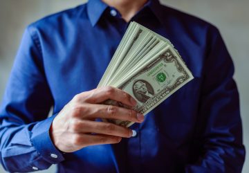 Personnes les plus riches du monde : un homme et une femme français en tête de classement