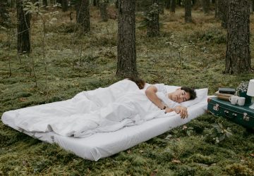 Simplifiez-vous la vie en découvrant ce truc pour gonfler son matelas sans avoir à souffler !