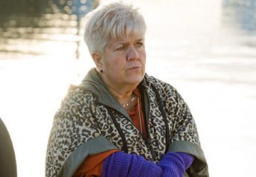 Surprise dans son bain : la tête de Mimi Mathy est incroyable ! (Photo)