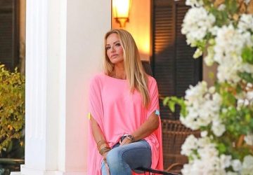 Adriana Karembeu publie une photo hot