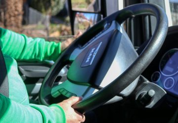 auto école élève monitrice seul voiture