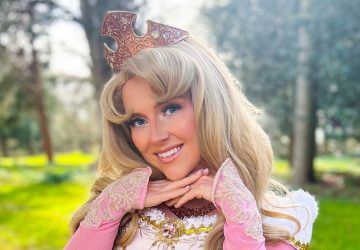 Elle devient une princesse à plein-temps