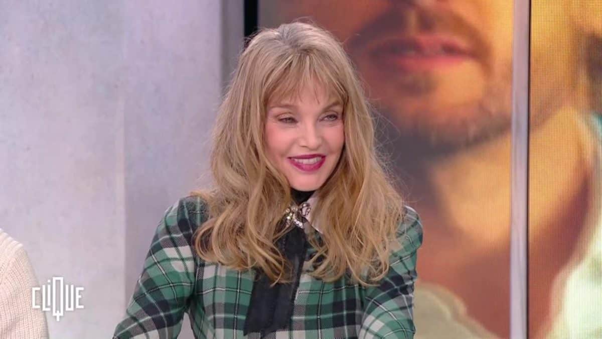 J tais Obs d e Arielle Dombasle Fait Une Confidence Sur Son J tais Obs d e Arielle Dombasle Fait Une Confidence Sur Son