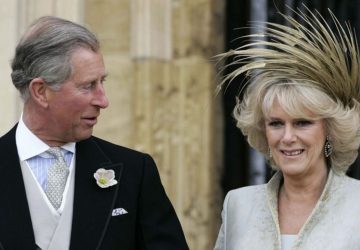 charles III camilla parker bowles couronnement angleterre royaume-uni look chirurgie