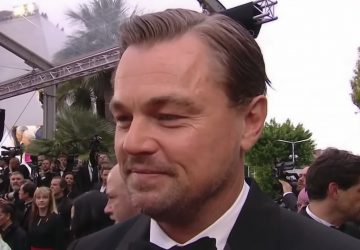 "Il m'a poussé" : Cette embrouille improbable entre Leonardo DiCaprio et un chanteur français