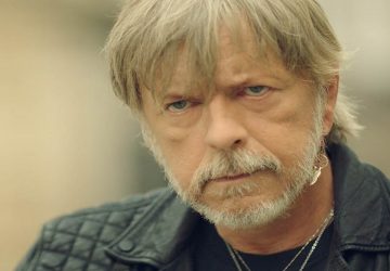 Renaud affirme être profondément amoureux de sa compagne Cerise dans une déclaration enflammée