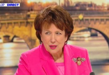Roselyne Bachelot ridiculise le couronnement de Charles III