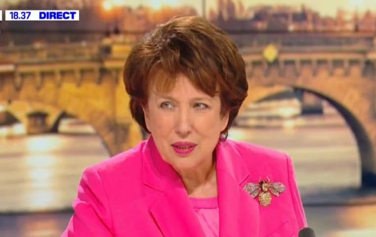 Roselyne Bachelot ridiculise le couronnement de Charles III