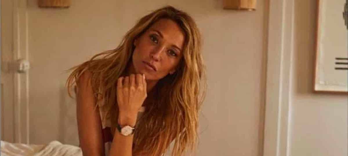 laura smet pose cigarette bouche raison particuliière