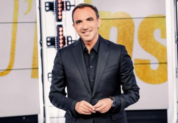 Successeuse de Nikos 50 Minutes Inside