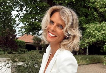 sylvie tellier affiche naturel cheveux blanc