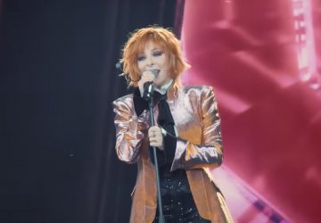 Mylène Farmer face à un petit incident en plein concert : la scène est folle