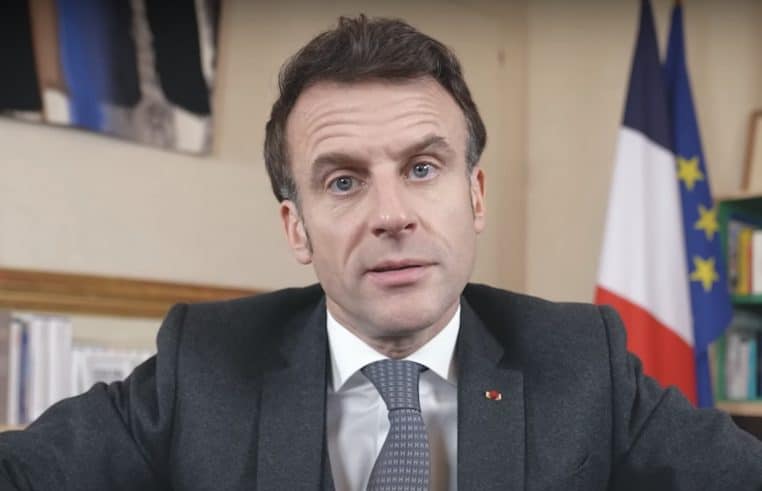 Emmanuel Macron en train de danser pendant les émeutes : la vidéo qui fait scandale