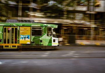 Il termine en garde à vue après avoir demandé en mariage une inconnue sur un quai de tramway