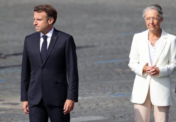 borne macron selette remaniement