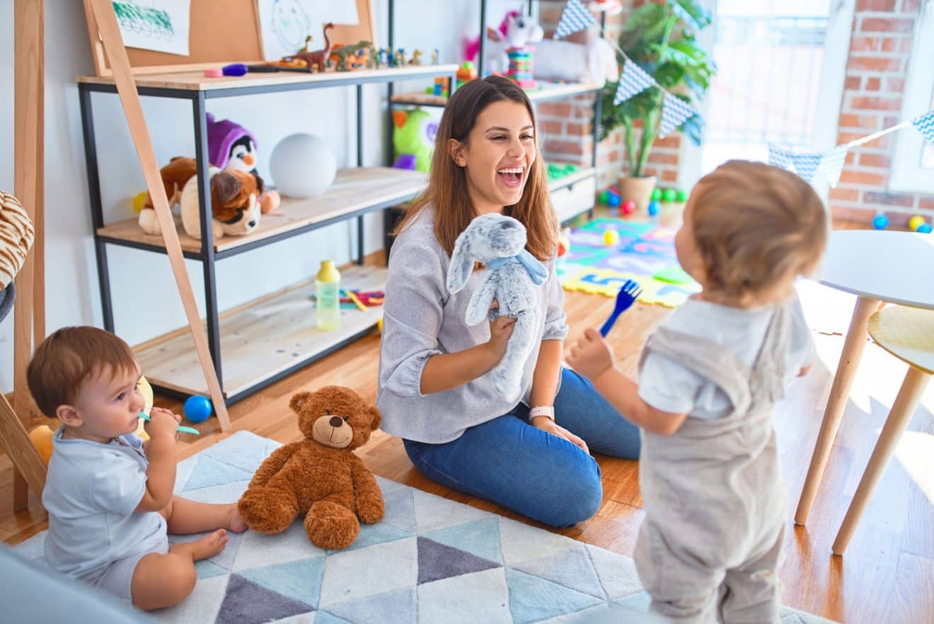 Crèche : elle coupe les cheveux des enfants