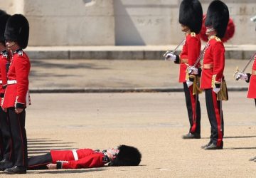 garde royaume uni tombe chaleur