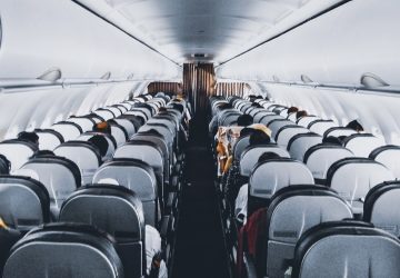 couple bebe odeur avion