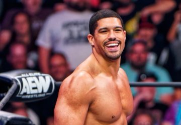 Anthony Bowens catcheur gay