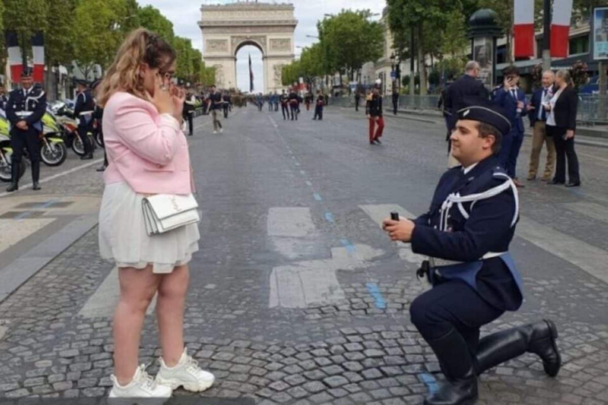 defile 14 juillet 2023 demande mariage policier