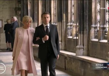 emmanuel macron brigitte arrive fort bregancon programme vacances