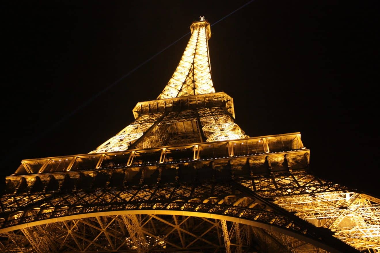 Une femme violée au pied de la tour Eiffel