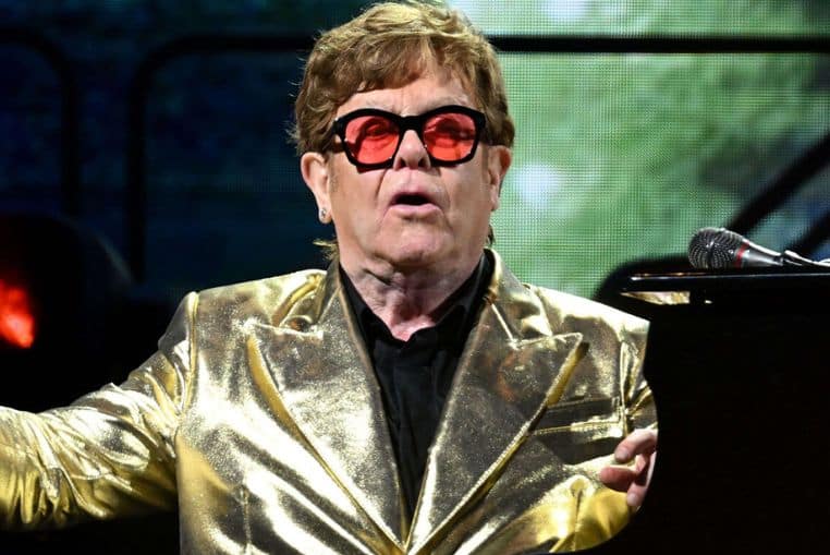 Elton John hospitalisé chute (2)