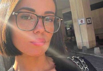 agathe auproux fait sensation robe dos nu