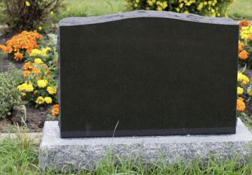 cimetière insolite tombe