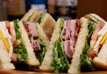 couper sandwich en deux