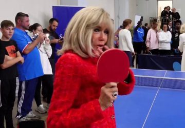 brigitte macron camilla ping-pong (1)