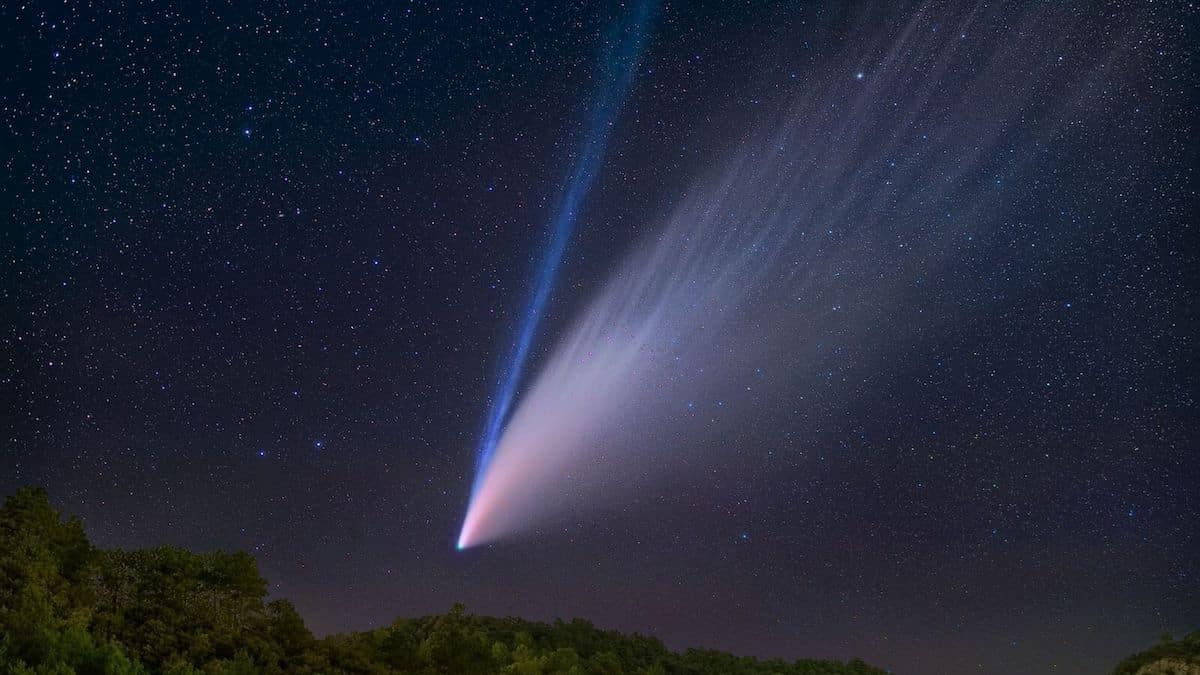 comete scintillante phenomene ciel 437 ans
