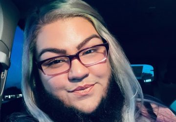 Elle laisse pousser sa barbe